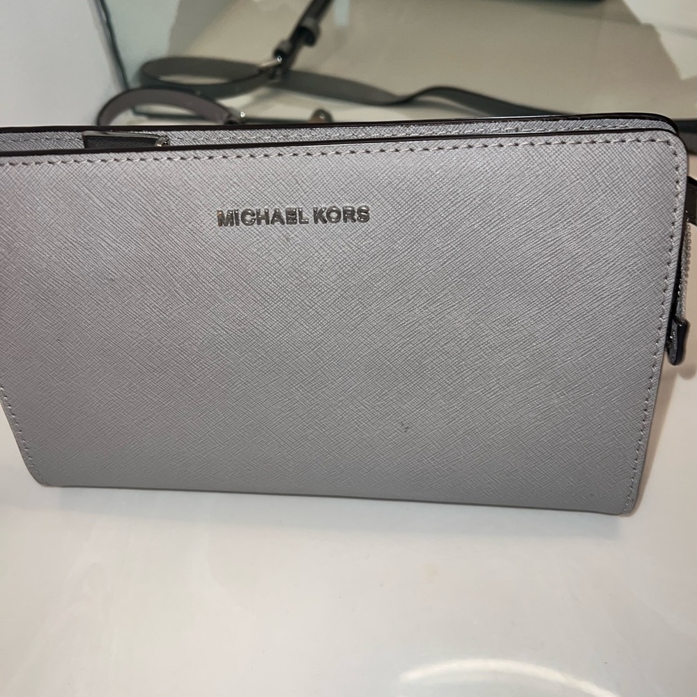 Michael khors gray crossbody bag